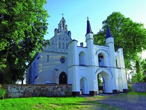 Kościół w Huszlewie. 
Źródło https://www.huszlew.pl/parafie-w-gminie-huszlew/ (dostęp 2023-10-24)