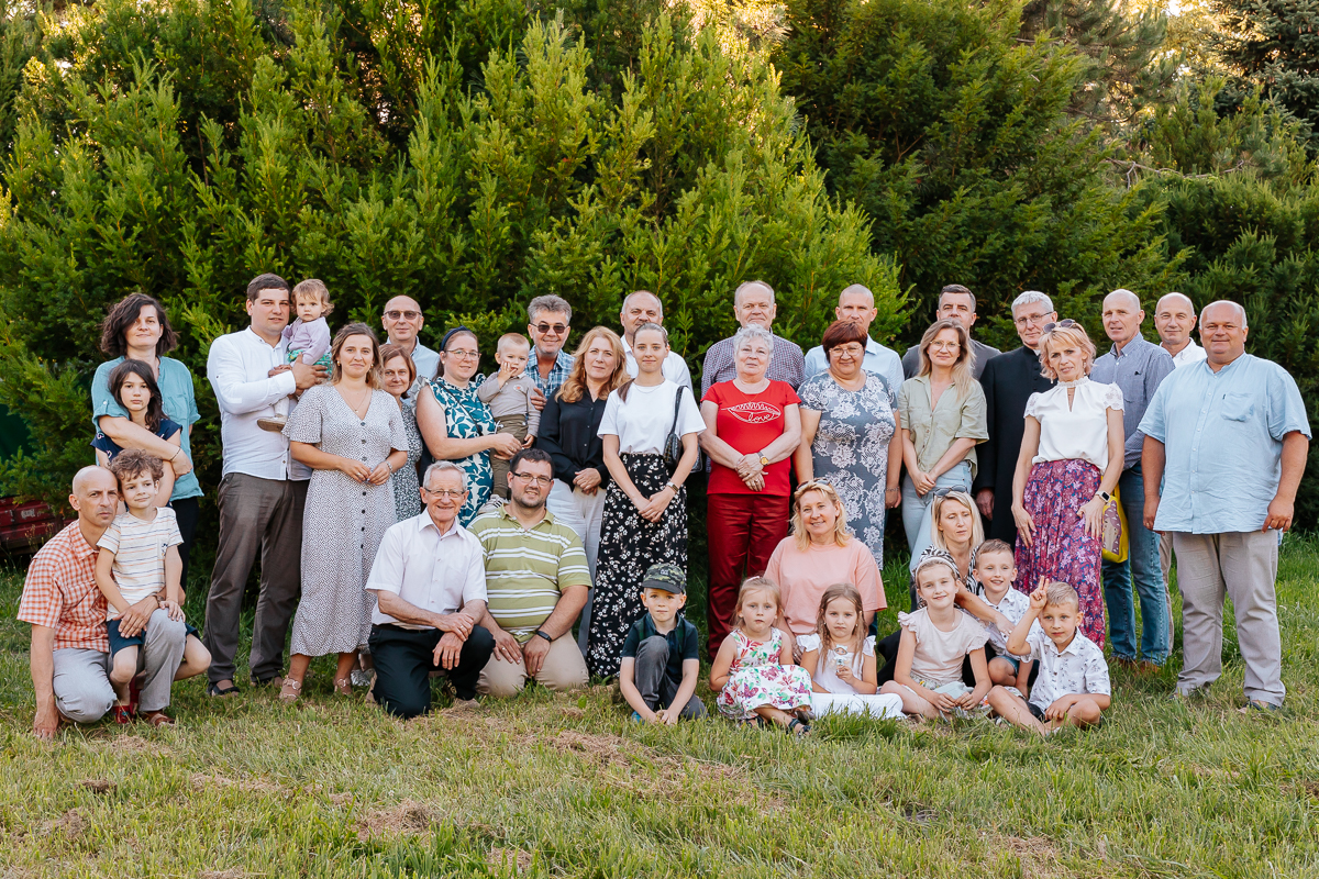 2024-06-23 Uczestnicy uroczystego zakończenia roku formacyjnego rejonu włodawskiego w Ostrowie Lubelskim